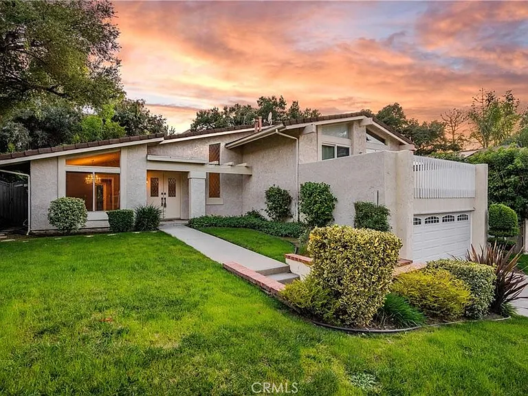 22840 Sparrowdell Dr — Photo 3