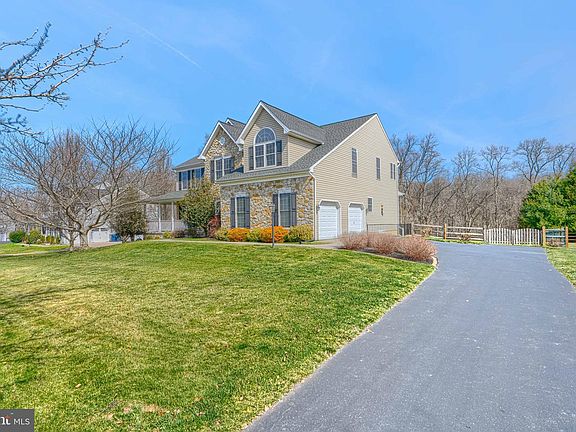 4th image of 128 Harford View Dr