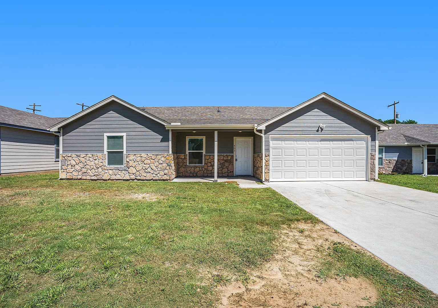 Spacious Single-Story Home with Open Layout & Huge Fenced Backyard — Photo 1