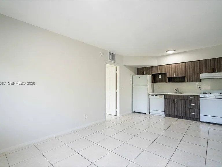 666 NE 80th St #6 — Photo 5