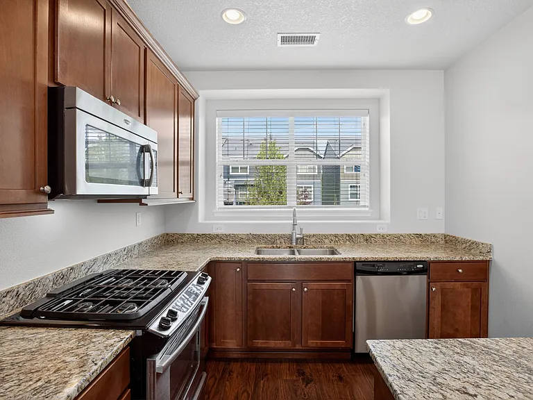 10988 SW Sage Ter — Photo 7