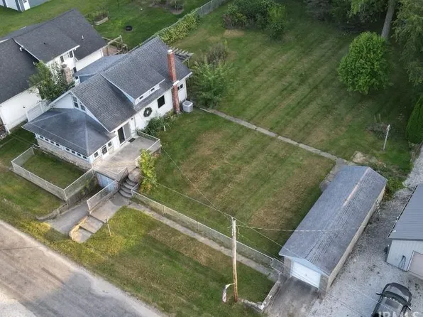 1228 N Main St, Kewanna, IN 46939