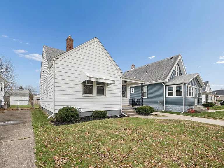 3556 Dean Ave — Photo 2