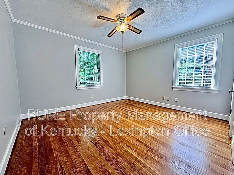 484 Hart Rd — Photo 16