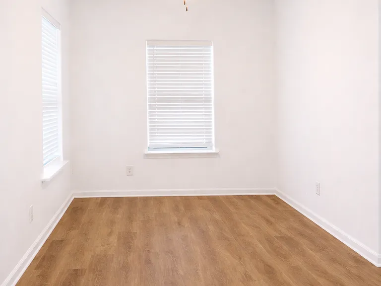 College Place Apartments — Photo 16