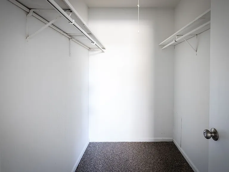 Grant Street Apartments — Photo 45