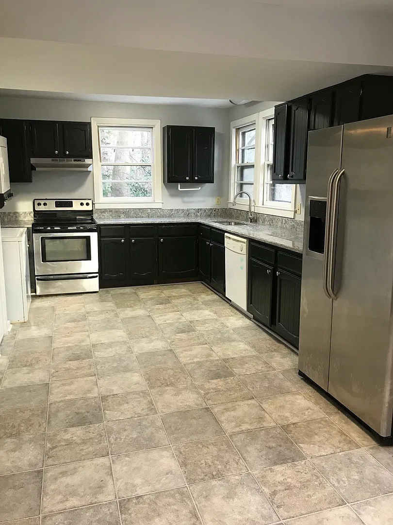 Beautiful 3 Bedroom, 2 Bath Home With Extra Bonus Room Within Walking Distance Of UNC!! — Photo 4