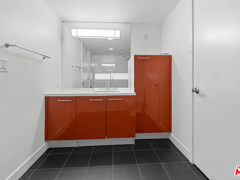 901 S Flower St #703 — Photo 10