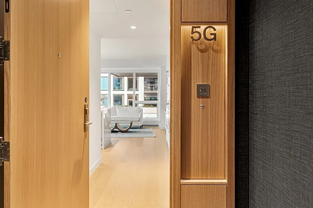 Building Photo - 150 Seaport Blvd #5G