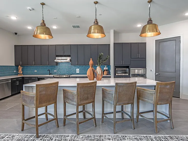 The Luxe at Las Colinas - Adult Active Living — Photo 10