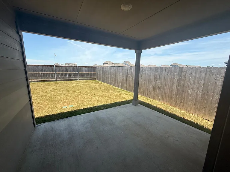 305 Randall Pl — Photo 15