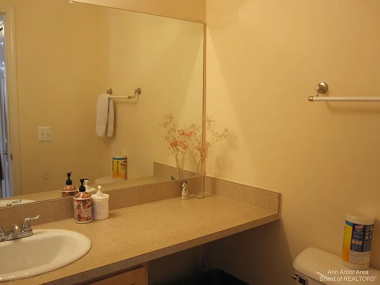 2806 Barclay Way — Photo 5