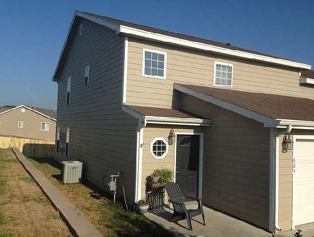 1st image of 605 Harland Dr