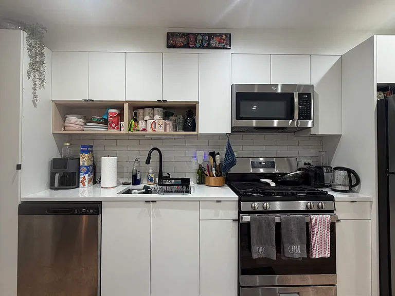 1756 W Rosehill Dr #1C — Photo 6