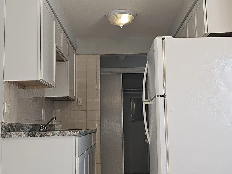 7854 Rutherford Ave #3F — Photo 16