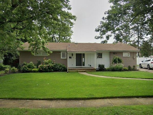 722 Brighton Dr