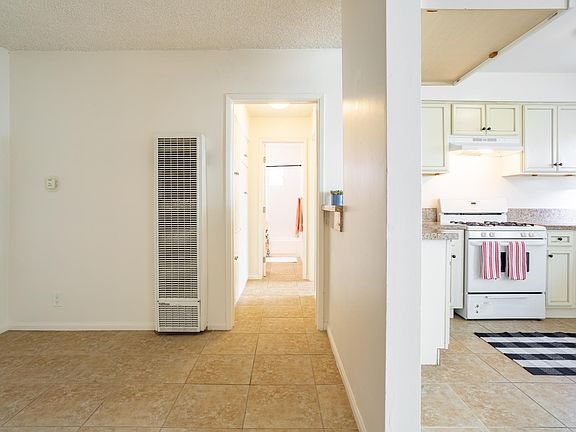 5th image of 1908 Gardena Ave APT 4