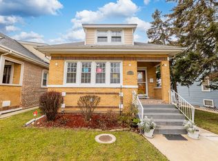 2642 N 74th Ct, Elmwood Park, IL 60707