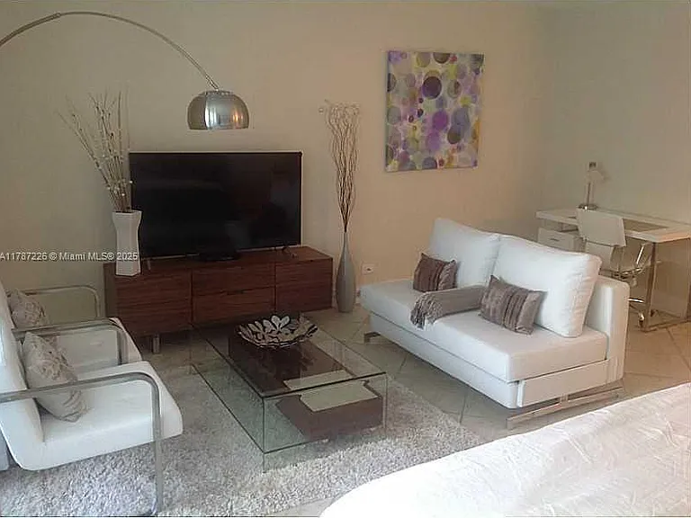 2301 Collins Ave #1221 — Photo 11
