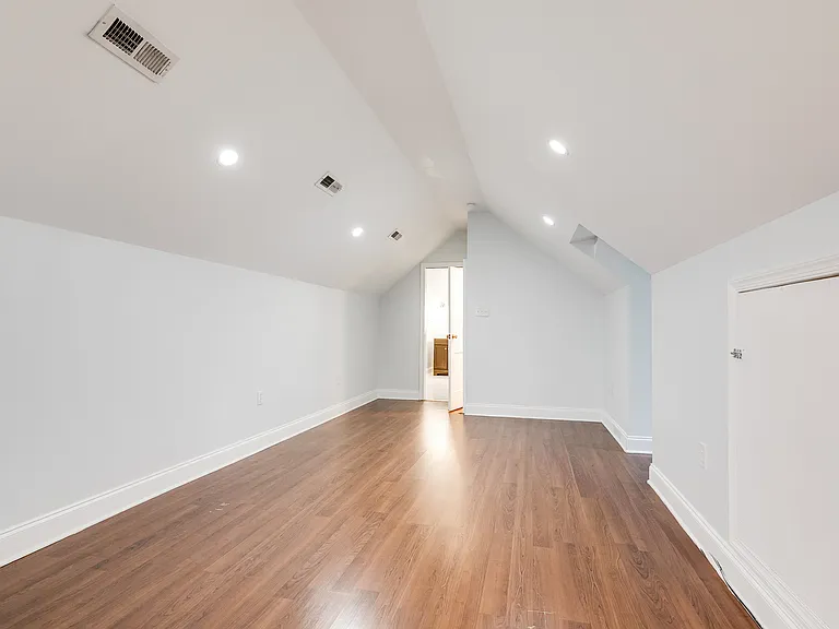 1000 Pepper Ave — Photo 29