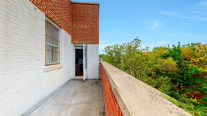 Sold by Maxwell Kates Inc. | media 35