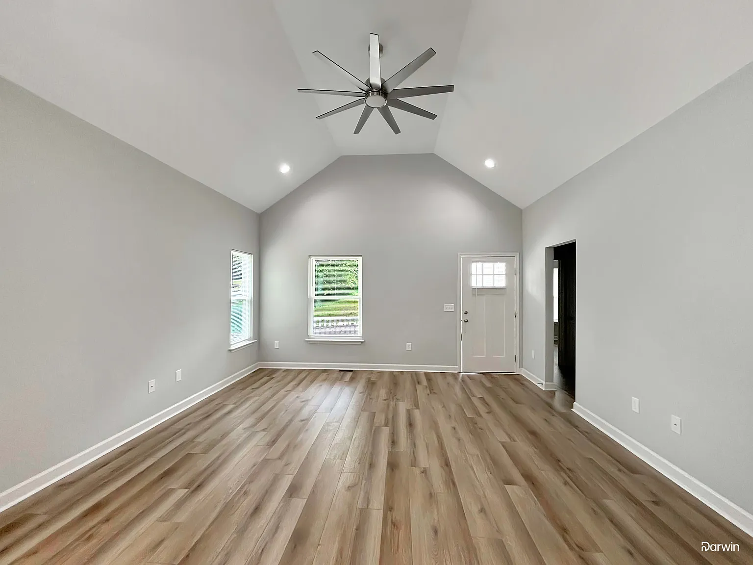 3 bed, 2.0 bath, 1214 sqft, $1,785 — Photo 3