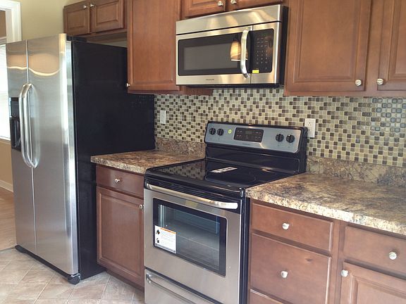 4th image of 2522 Porter St