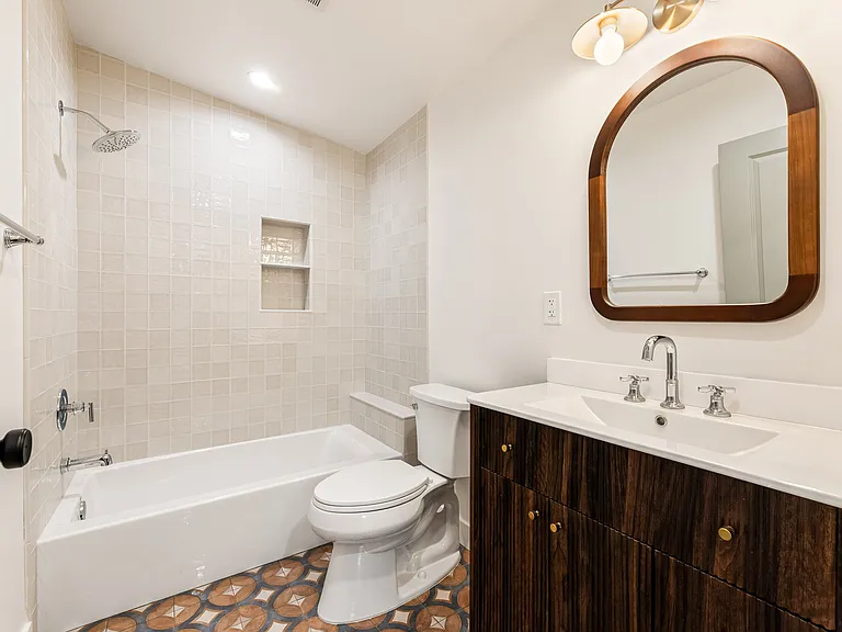 533 E Windsor Rd #A — Photo 12