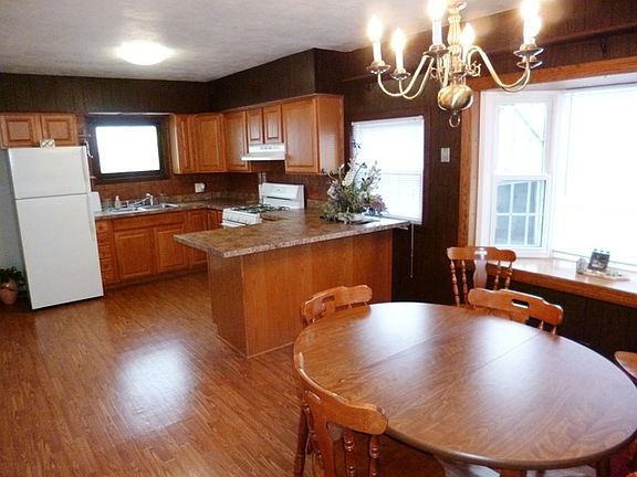5th image of 20610 Burnham Ave