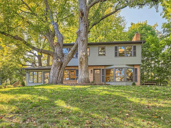 447 Valley View Trl, Houlton, WI 54082