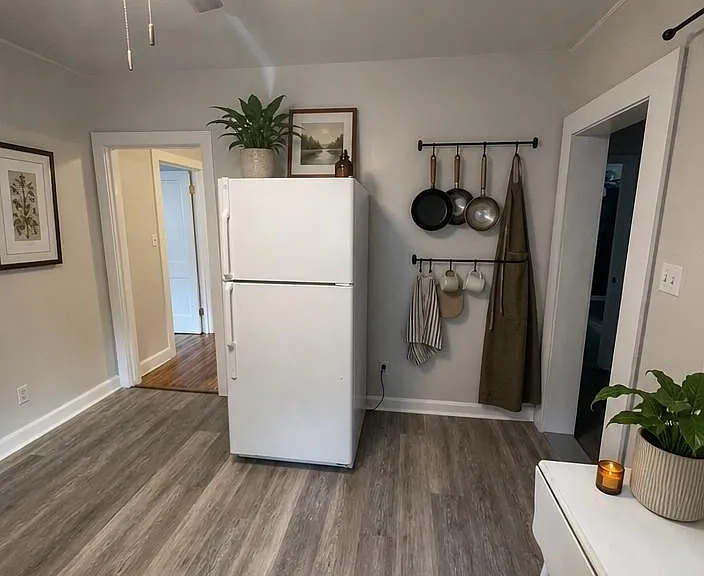 2425 Amber St — Photo 5