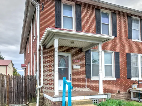 13 S Custer Ave, New Holland, PA 17557