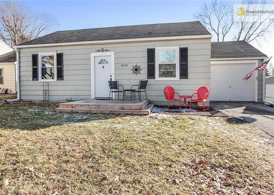 Darling home with lots of updates!