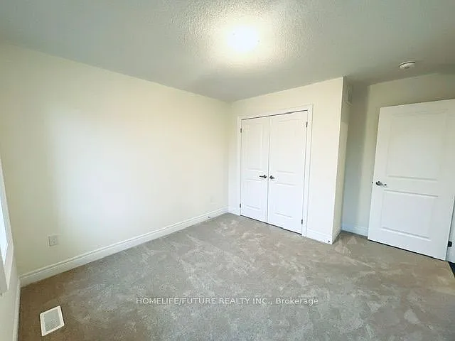 15 Wesley Brooks St — Photo 26