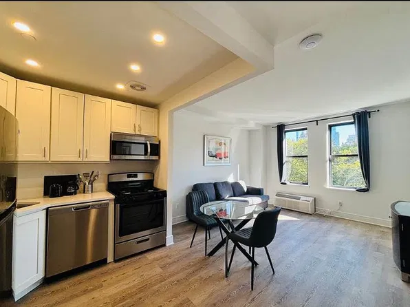 45 West 81st Street image 1 of 12