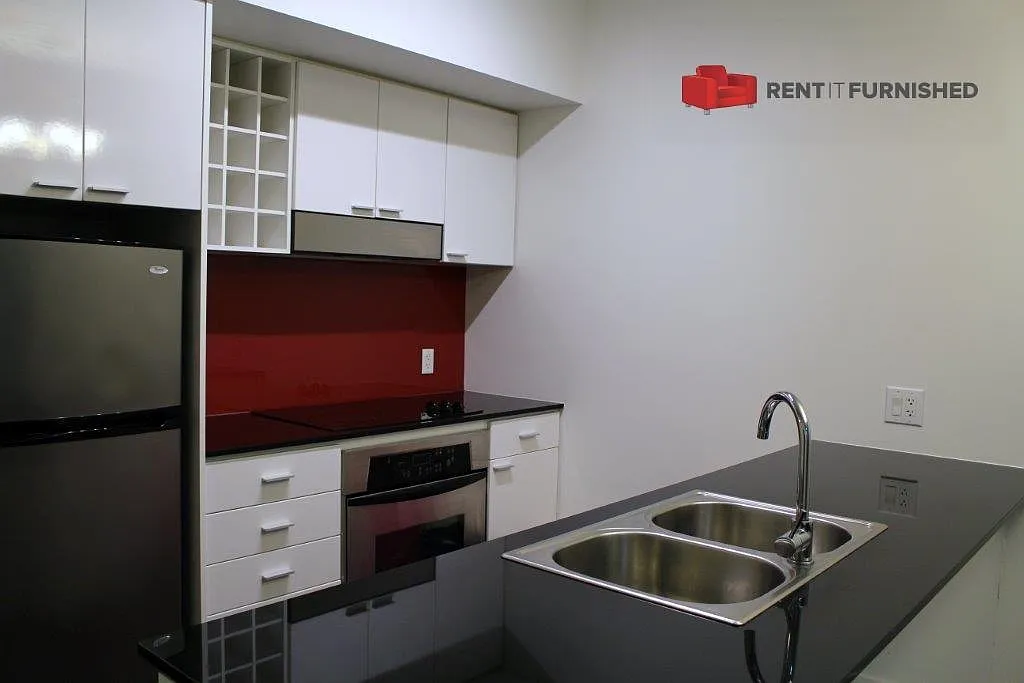 3 bed, 1560 sqft, $3,995 — Photo 2