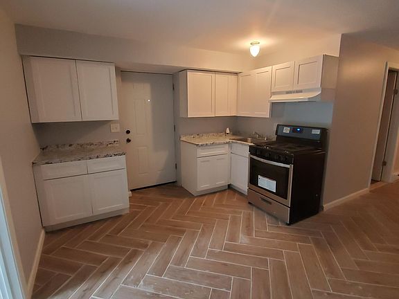 2nd image of 174 Seymour Ave