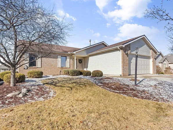 8915 Goshawk Ln, Fort Wayne, IN 46825