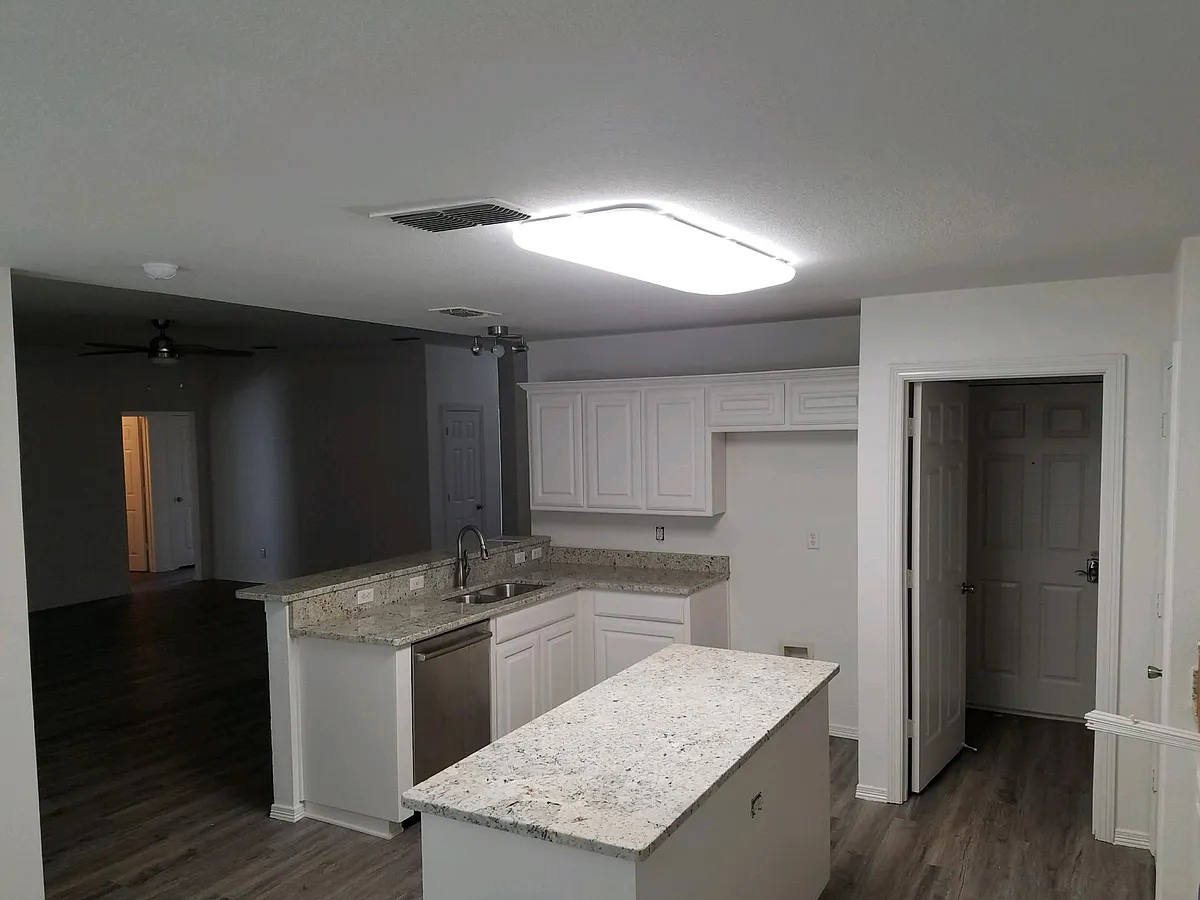 Building Photo - 4910 Bradley Ln