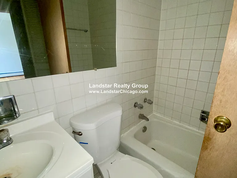 6830 N Sheridan Rd #563 — Photo 6