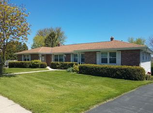 1642-44 Highland Dr, Grafton, WI 53024