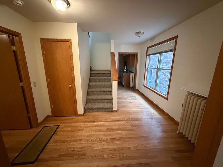419 W Doty St — Photo 11