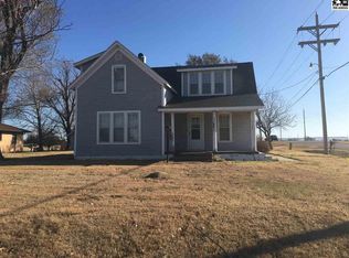 1428 S Grand Ave, Lyons, KS 67554