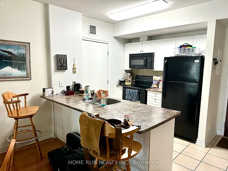 234 Rideau St #407 — Photo 7