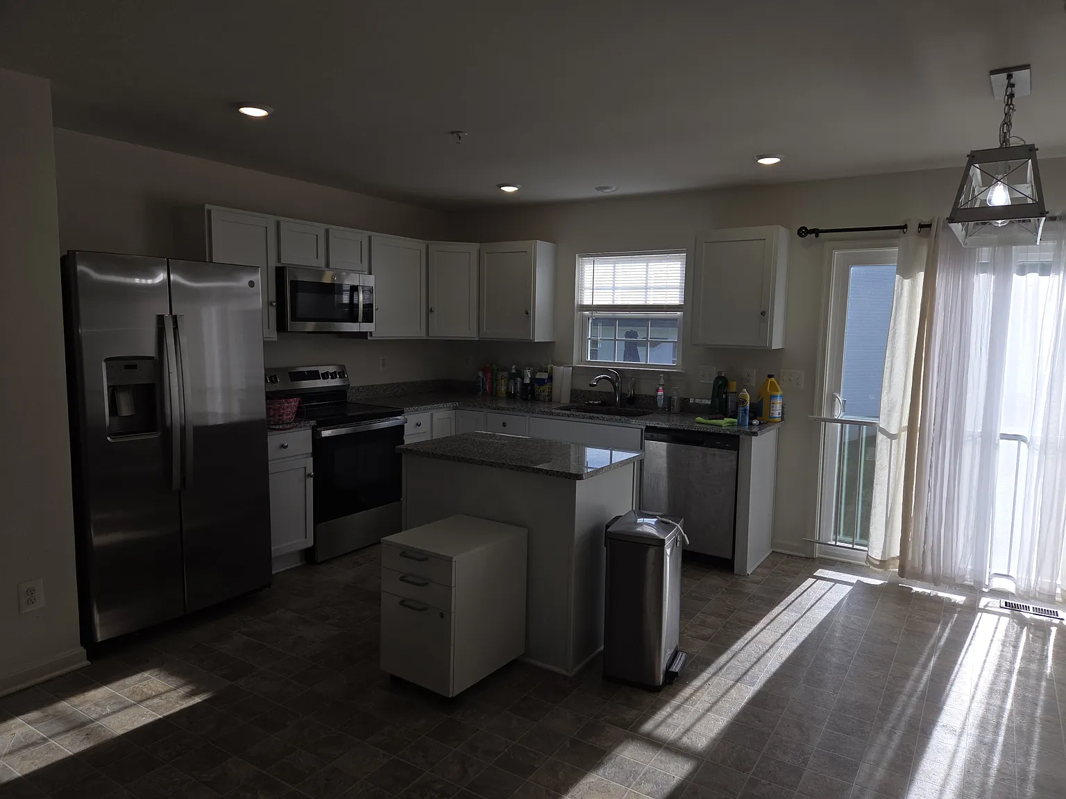 4 bed, 2.5 bath, 2320 sqft, $2,750 — Photo 4