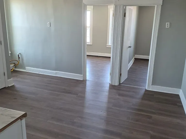 80 W 18th St #15 — Photo 3