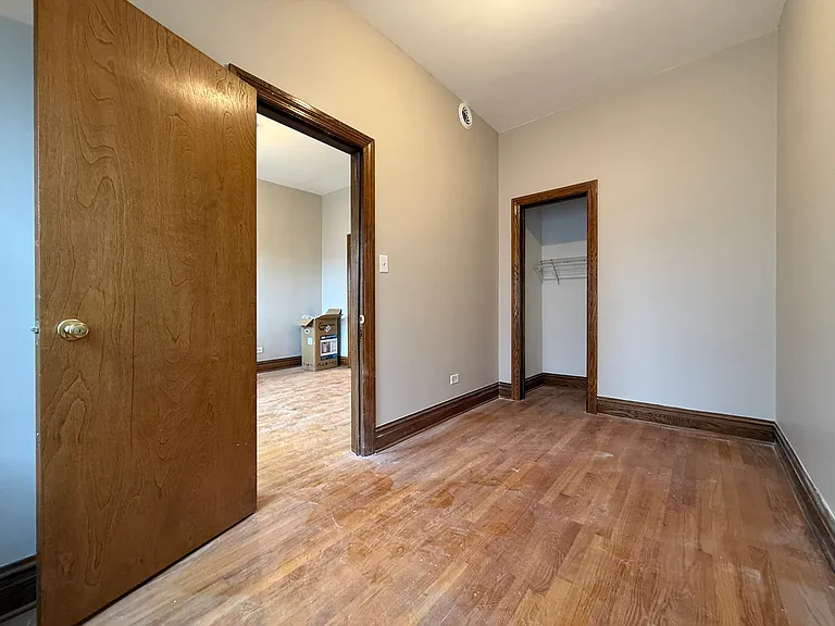 2042 W Chicago Ave #3F — Photo 11