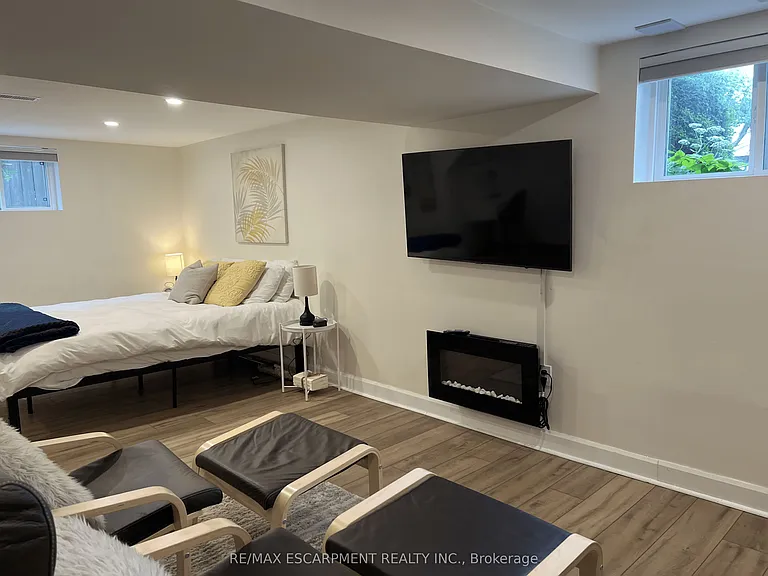 4 Sunning Hill Ave #LOWER — Photo 9