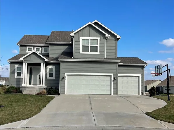4417 SW Tanzanite Cir, Lees Summit, MO 64082