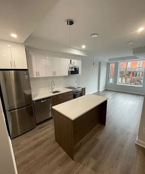28 Pretoria Ave — Photo 18